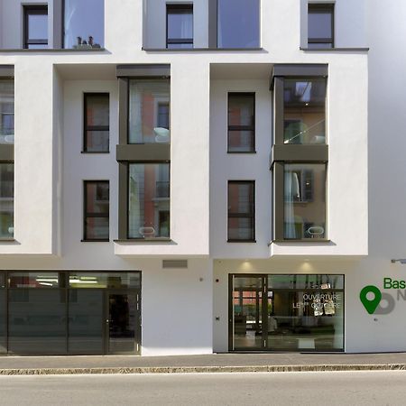 Base Nyon Hotel Exterior photo