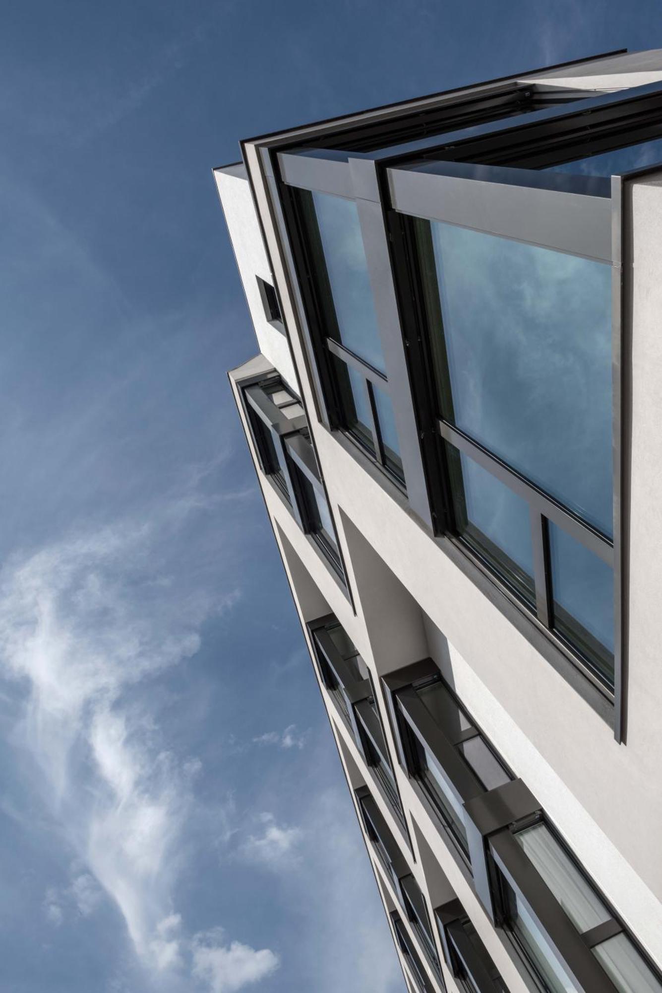 Base Nyon Hotel Exterior photo