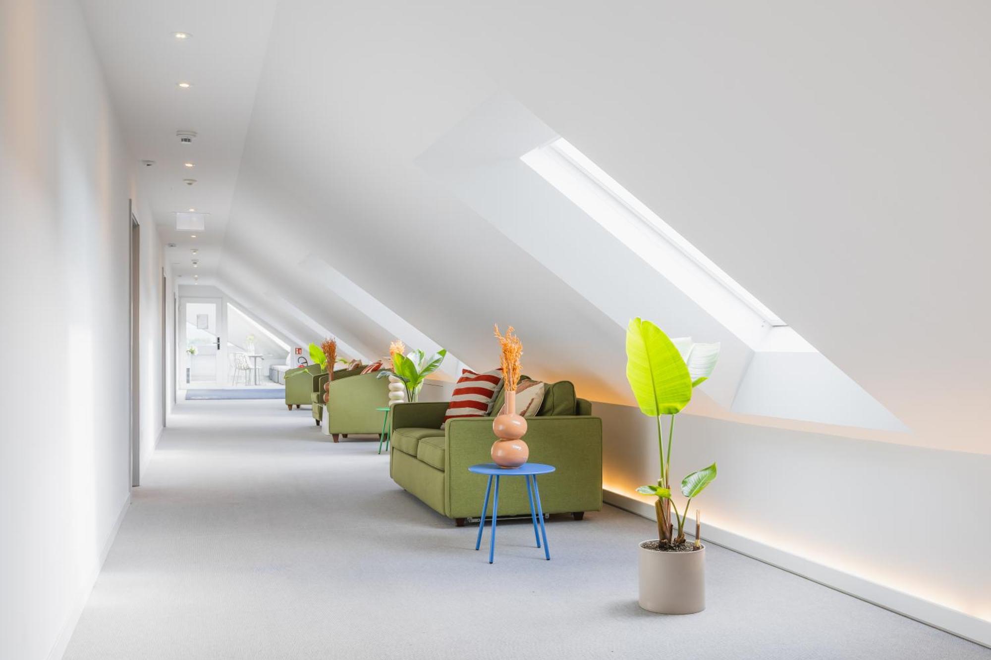 Base Nyon Hotel Exterior photo