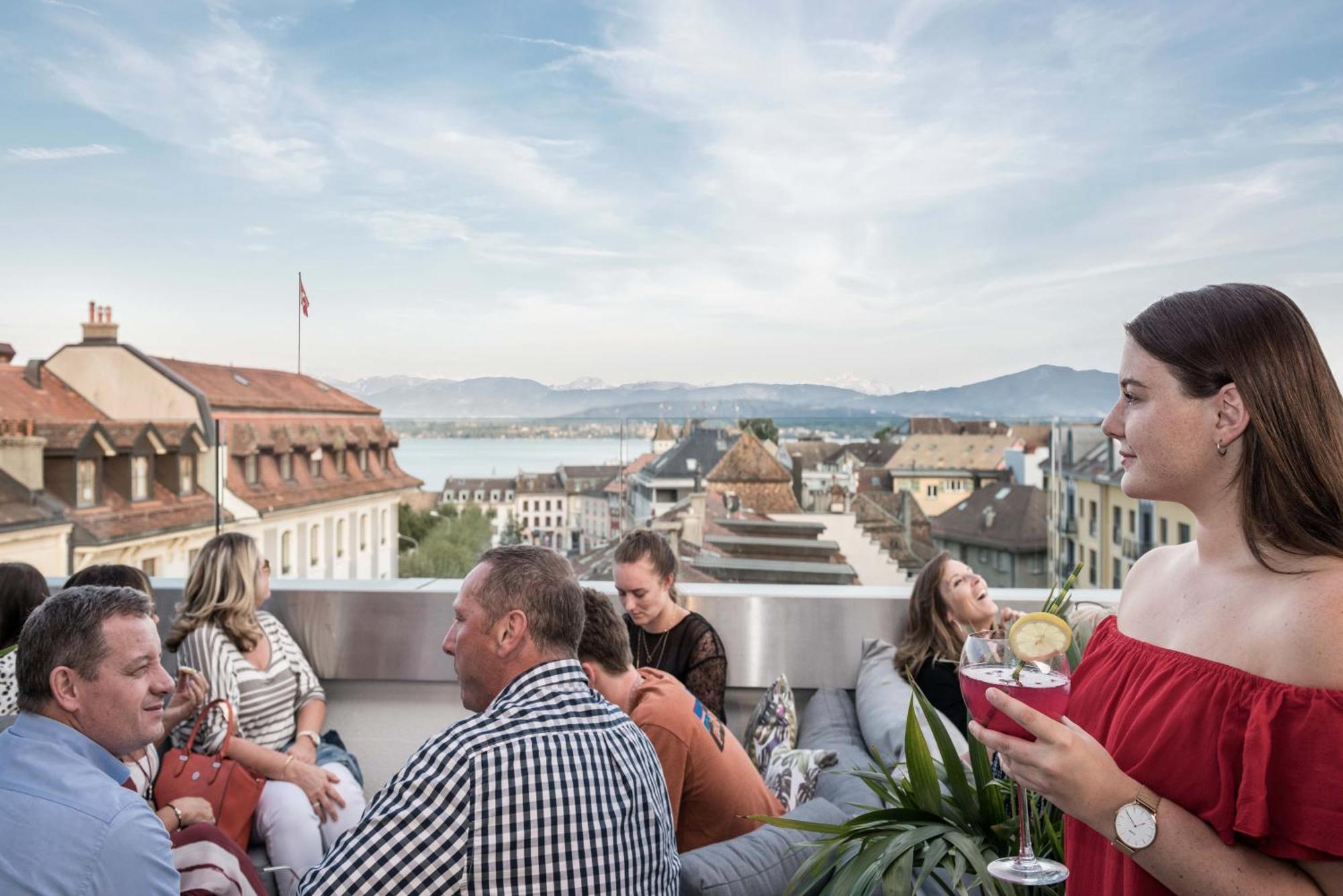 Base Nyon Hotel Exterior photo