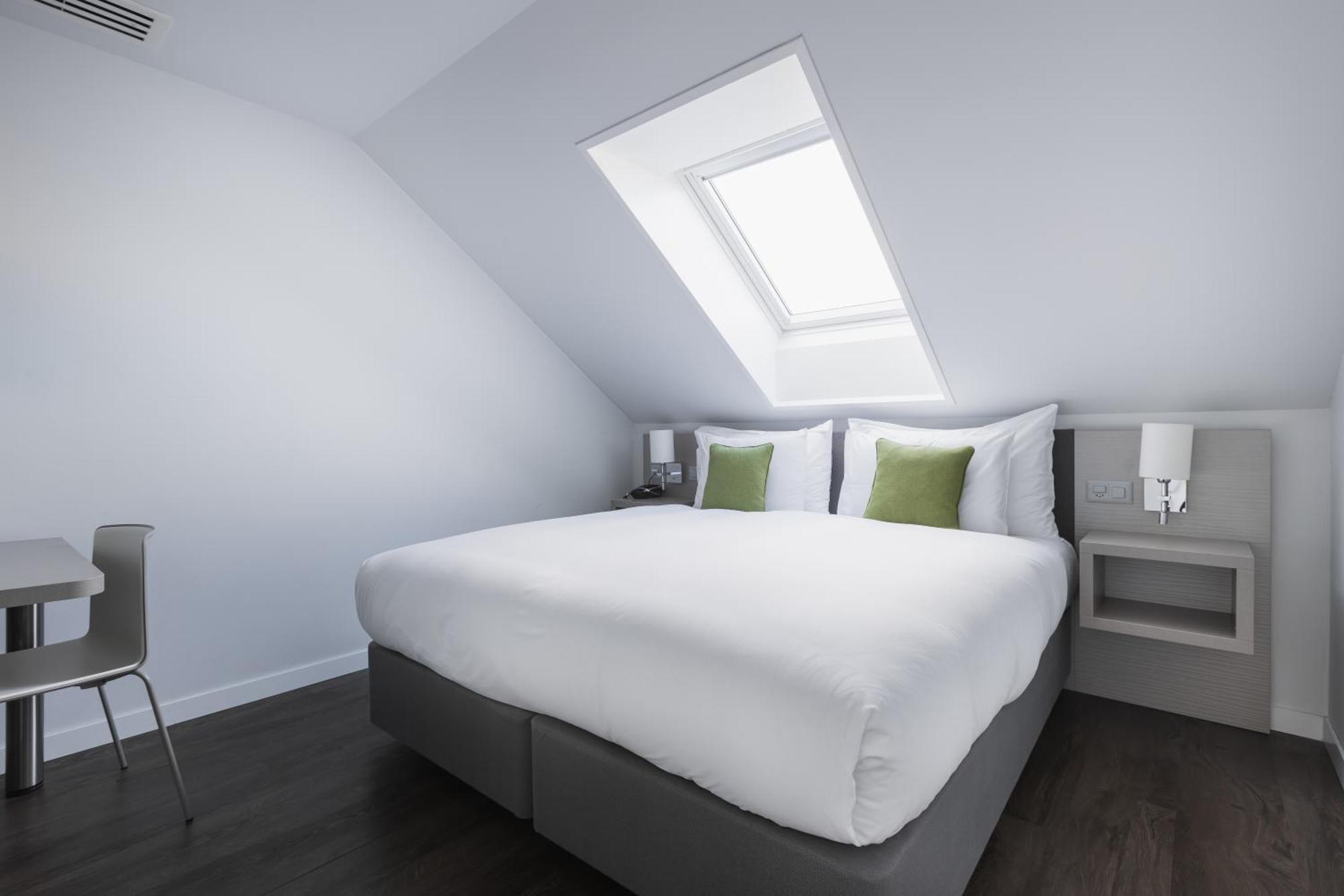 Base Nyon Hotel Room photo
