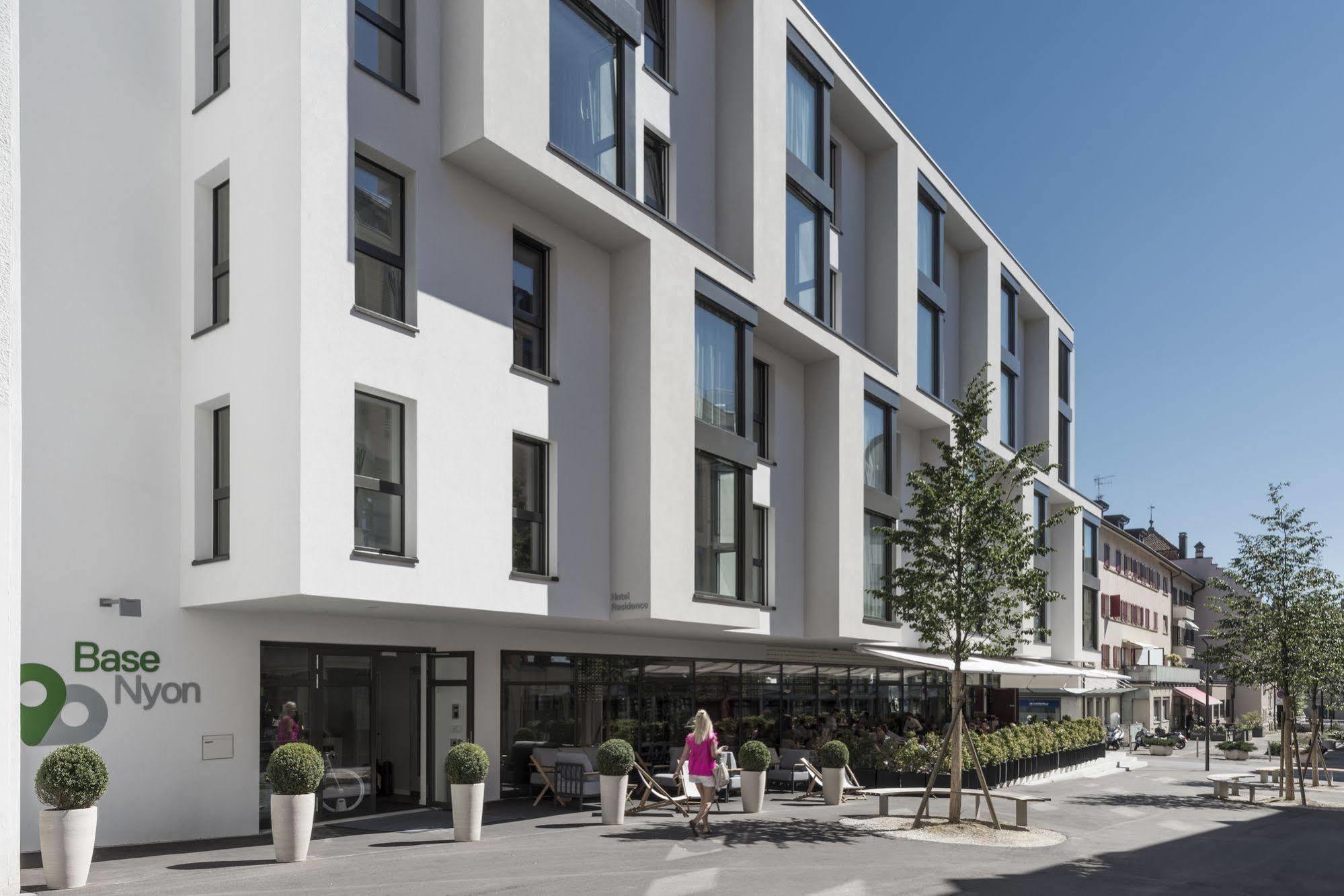 Base Nyon Hotel Exterior photo